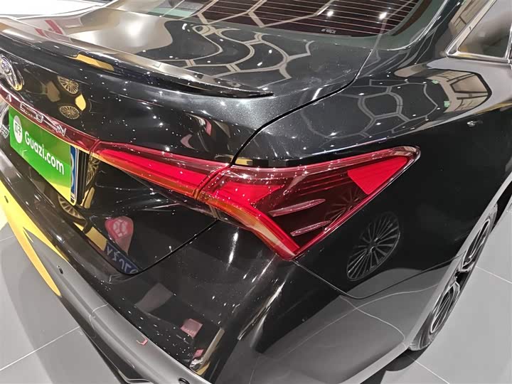 Фото 8 - Toyota Avalon