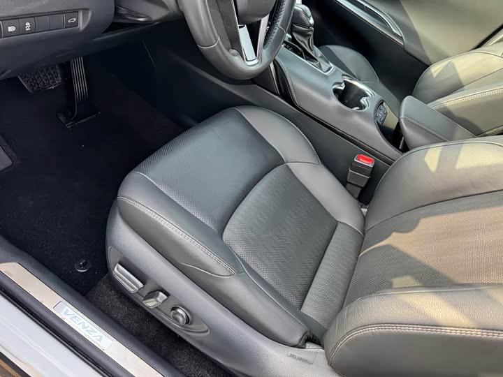 Фото 4 - Toyota Venza