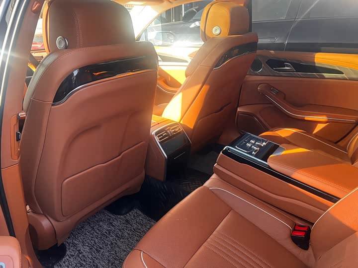 Фото 8 - Hongqi H9