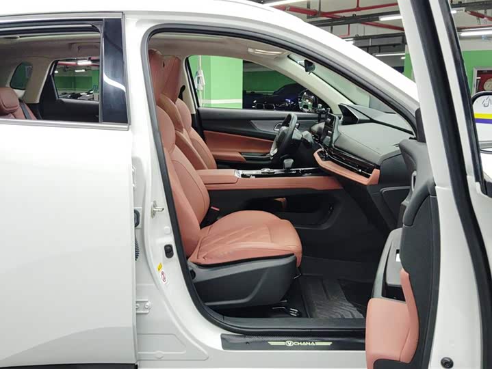 Фото 8 - Changan CS55 Plus