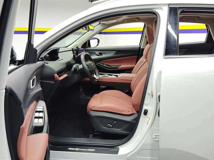 Фото 9 - Changan CS55 Plus