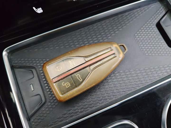 Фото 9 - Hongqi HS7