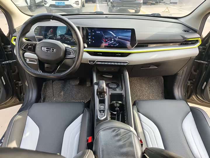 Фото 7 - Geely Coolray