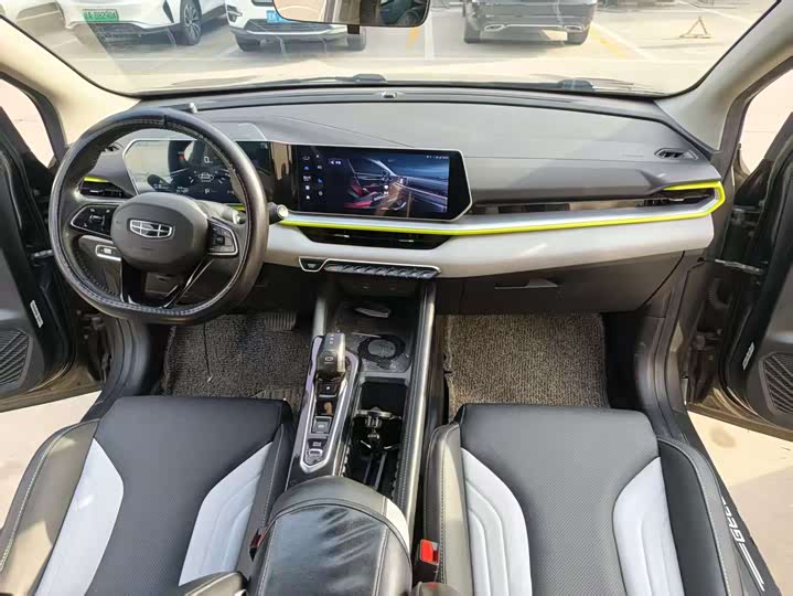 Фото 8 - Geely Coolray