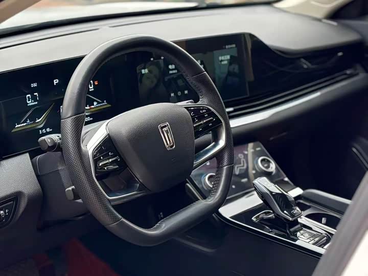 Фото 4 - Bestune B70