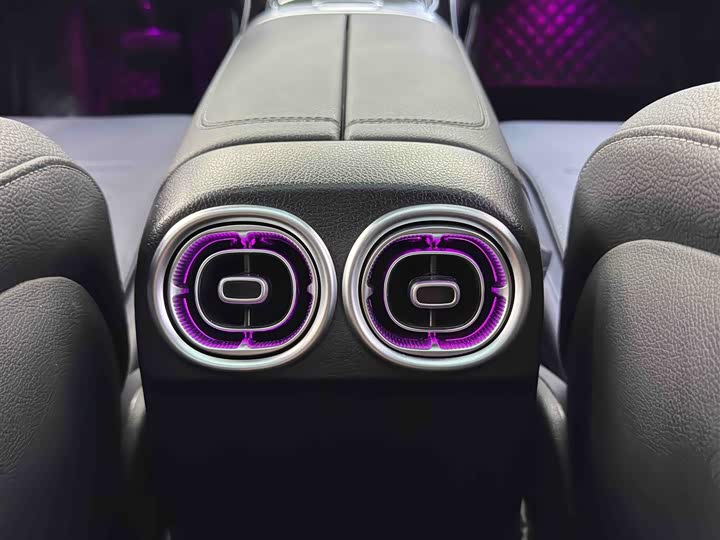 Фото 9 - Mercedes-Benz C-Class