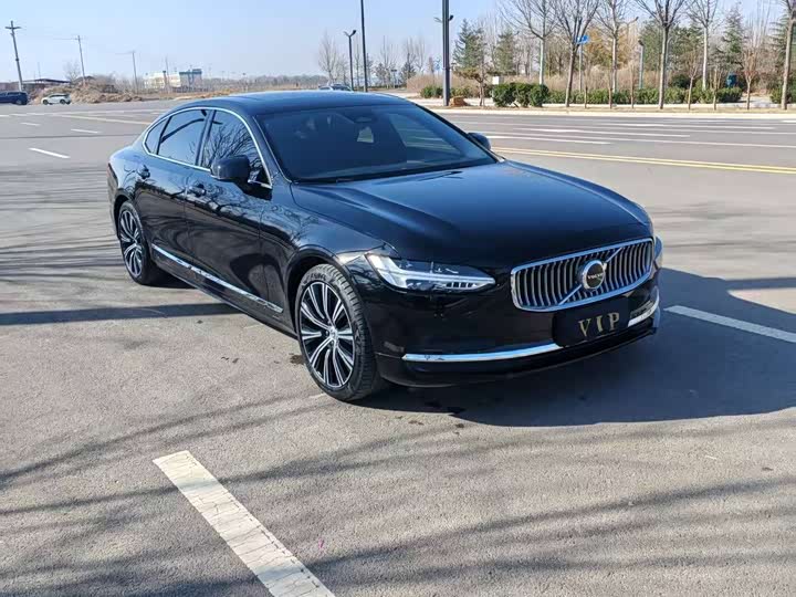 Фото 3 - Volvo S90