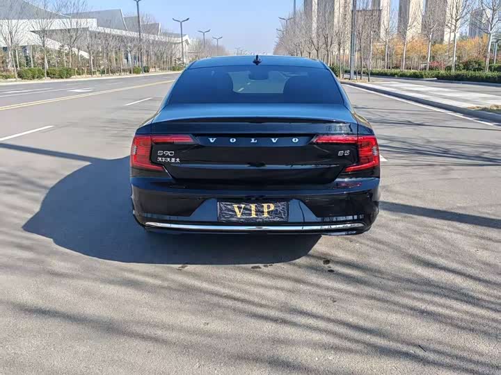 Фото 5 - Volvo S90