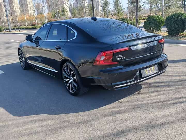 Фото 6 - Volvo S90