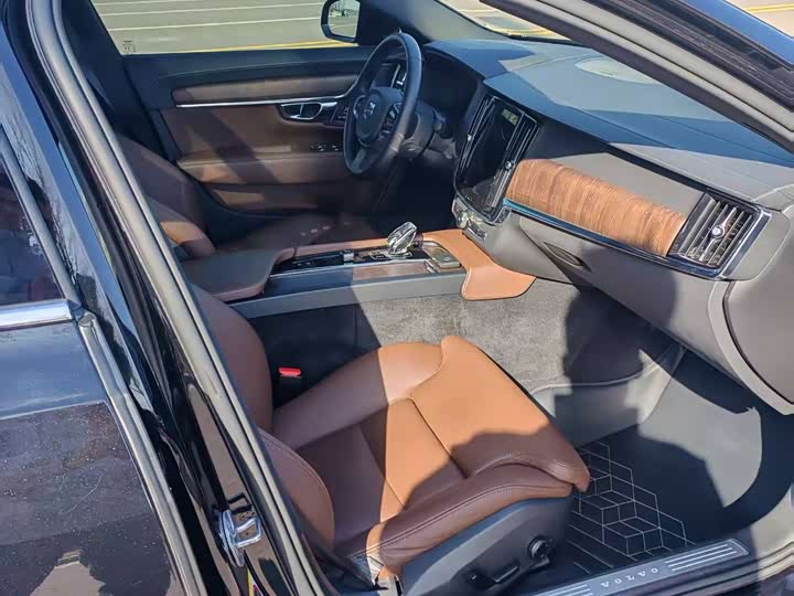 Фото 8 - Volvo S90