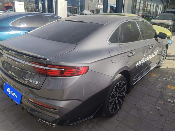 Фото 3 - Geely Preface