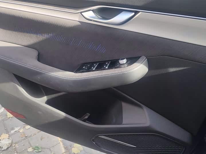 Фото 7 - Geely Preface