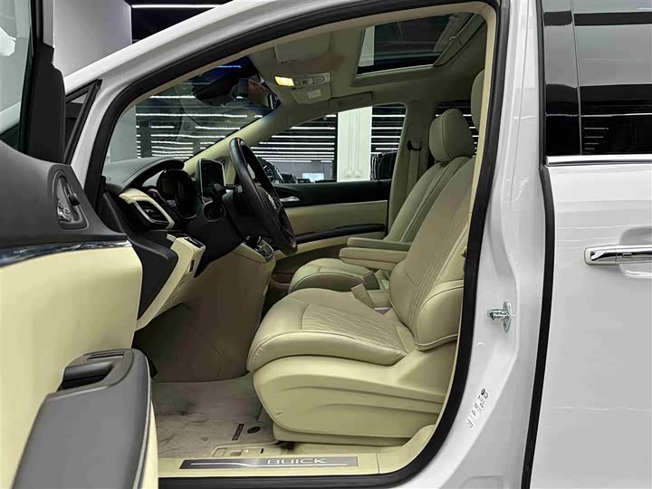 Фото 6 - Buick GL8 ES