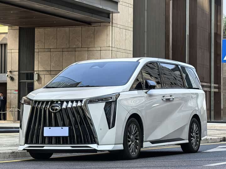 Фото 1 - GAC Trumpchi M8