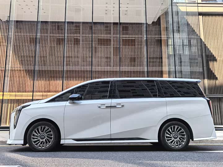 Фото 3 - GAC Trumpchi M8