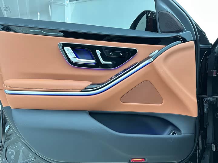 Фото 7 - Mercedes-Benz S-Class