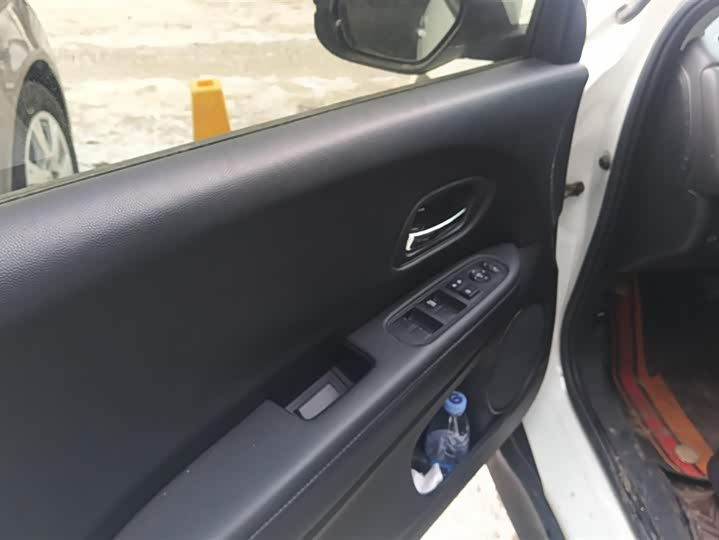 Фото 7 - Honda Vezel