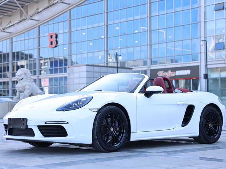 Фото 1 - Porsche 718