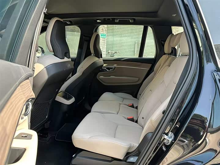 Фото 5 - Volvo XC90