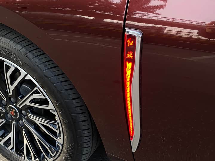 Фото 8 - Hongqi H5