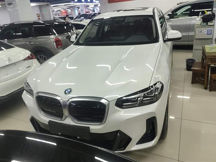 Фото 2 - BMW iX3