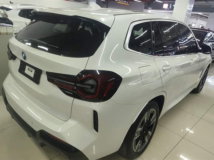 Фото 3 - BMW iX3