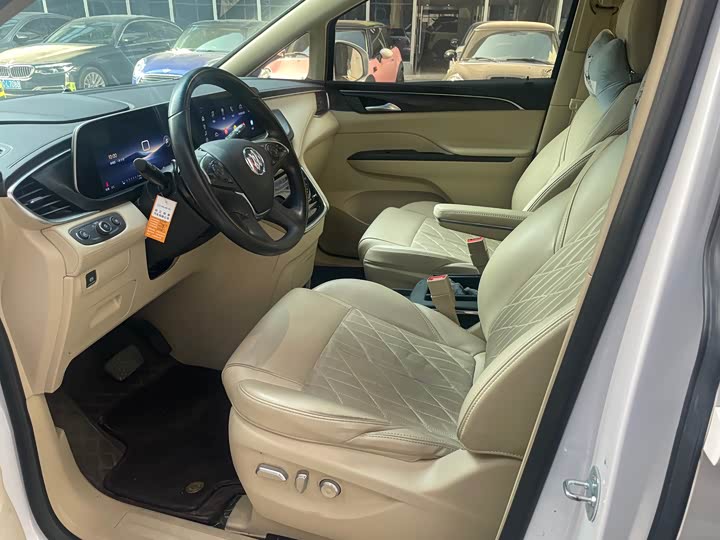 Фото 5 - Buick GL8 ES