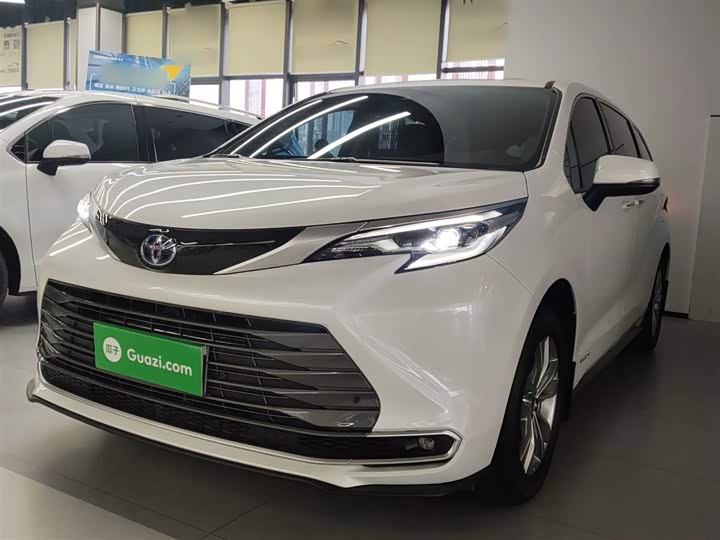 Фото 2 - Toyota Sienna