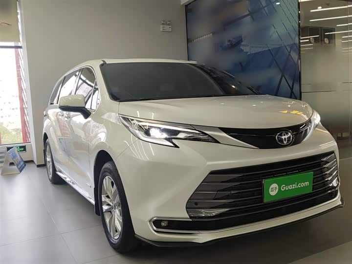 Фото 4 - Toyota Sienna