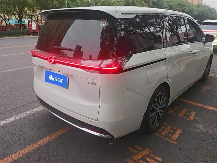 Фото 3 - GAC Trumpchi E8