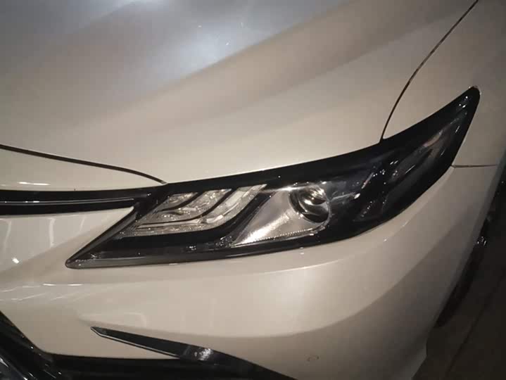 Фото 5 - Toyota Camry