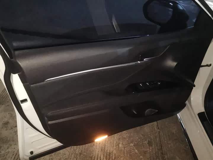 Фото 7 - Toyota Camry