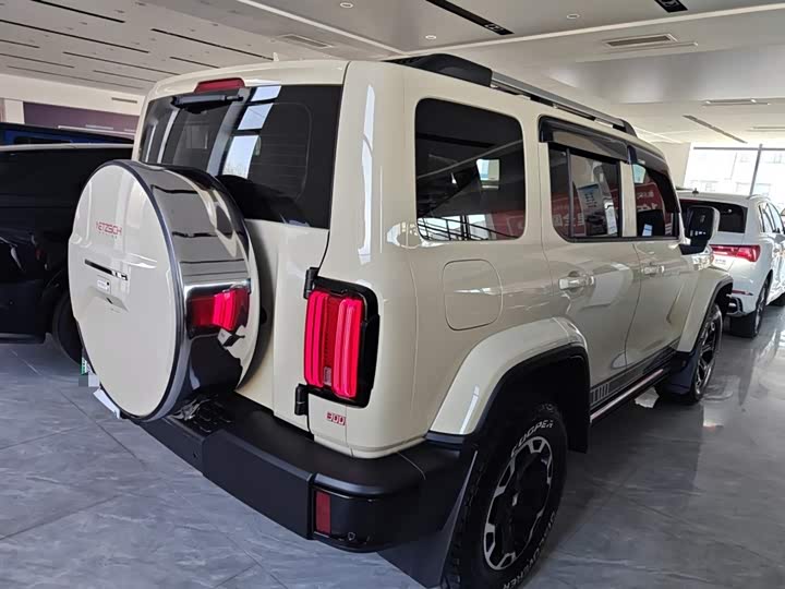 Фото 7 - Tank 300 Hybrid