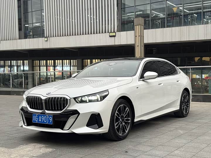 Фото 1 - BMW 5 Series