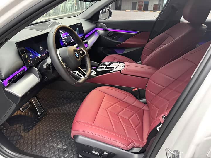 Фото 5 - BMW 5 Series