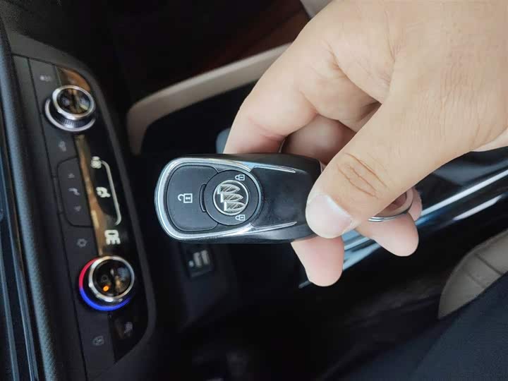 Фото 9 - Buick GL6