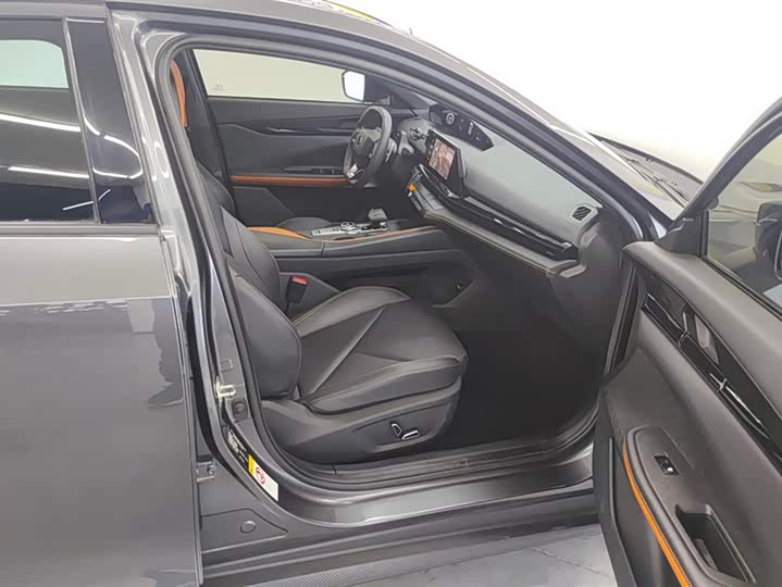 Фото 8 - Changan UNI-V