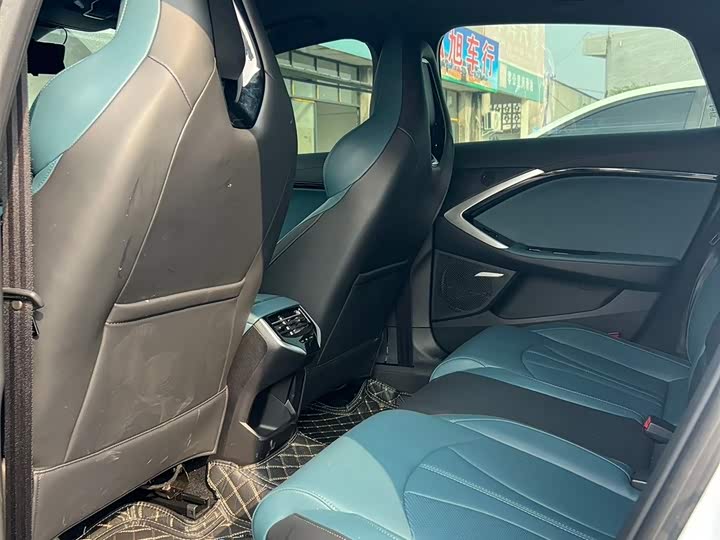 Фото 2 - MG Motor 7