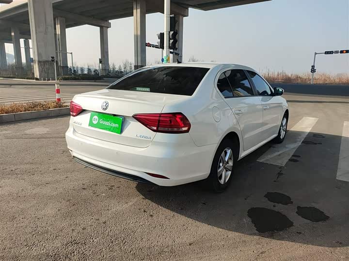 Фото 7 - Volkswagen Lavida