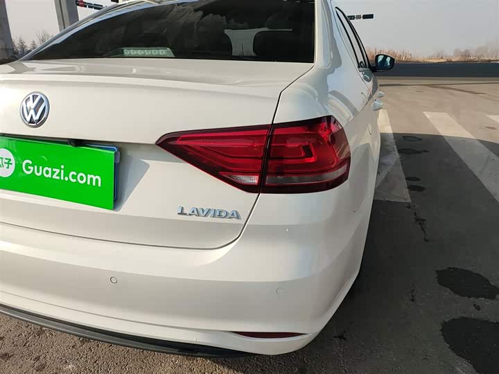 Фото 8 - Volkswagen Lavida