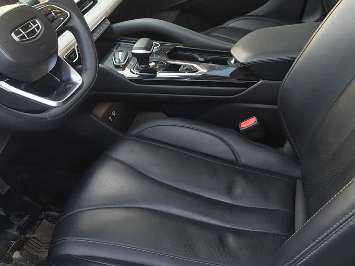 Фото 6 - Geely Monjaro