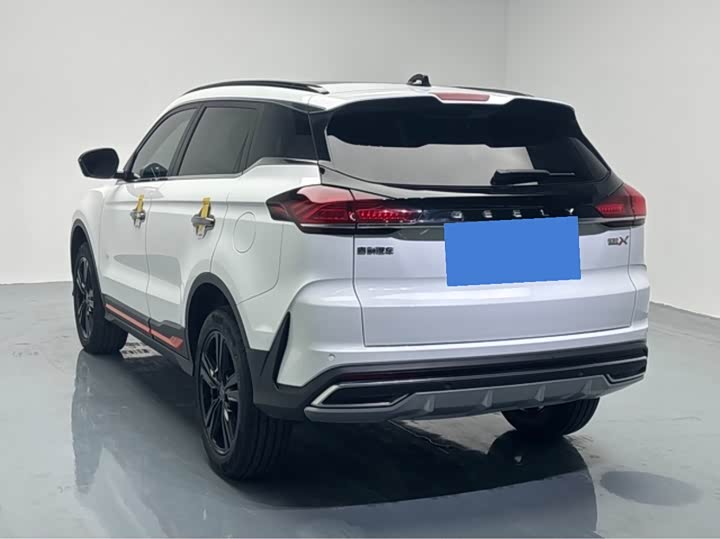 Фото 4 - Geely Atlas