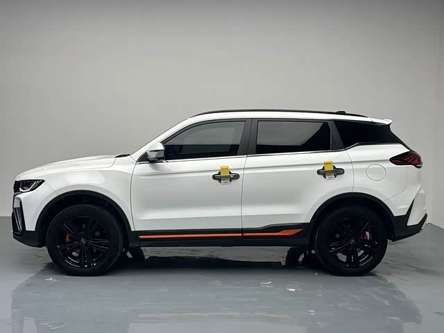 Фото 8 - Geely Atlas