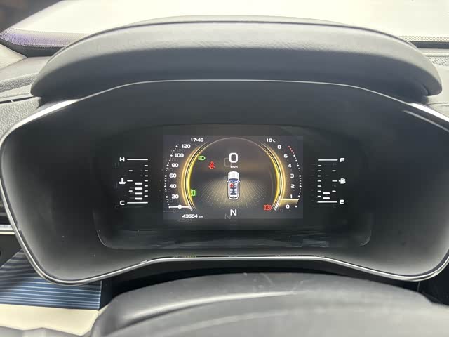 Фото 9 - Geely Atlas