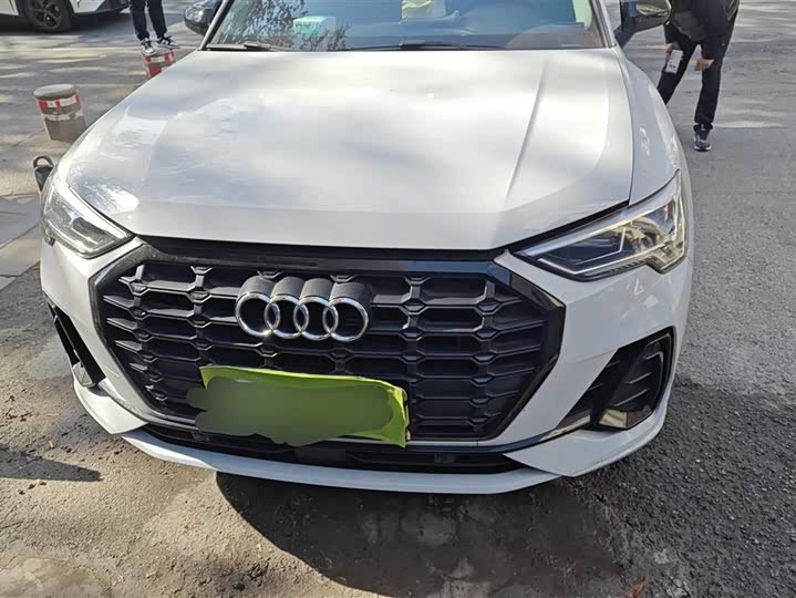 Фото 2 - Audi Q3