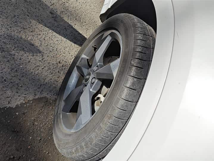 Фото 6 - Audi Q3