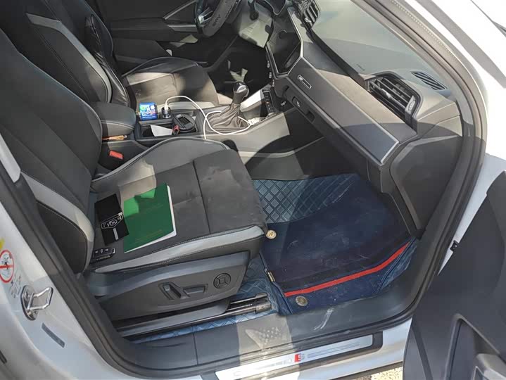 Фото 8 - Audi Q3