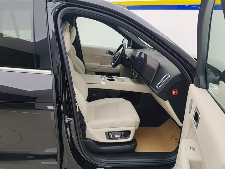 Фото 8 - LiXiang L8