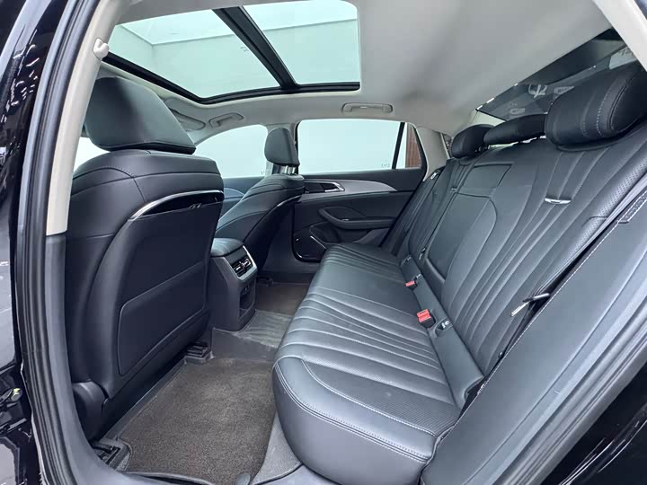 Фото 8 - Hongqi H5