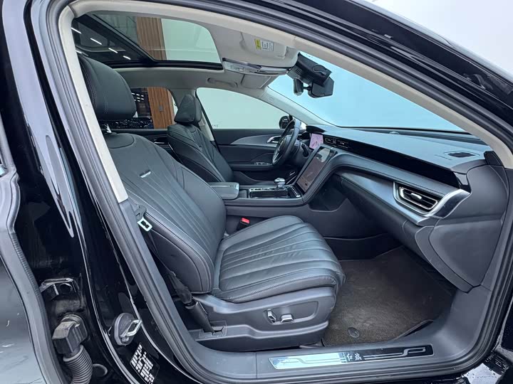 Фото 9 - Hongqi H5